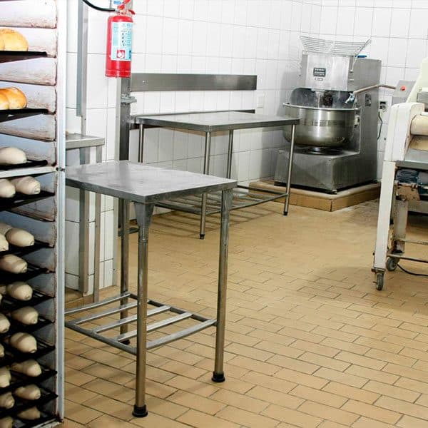 Piso extrudado em padaria industrial